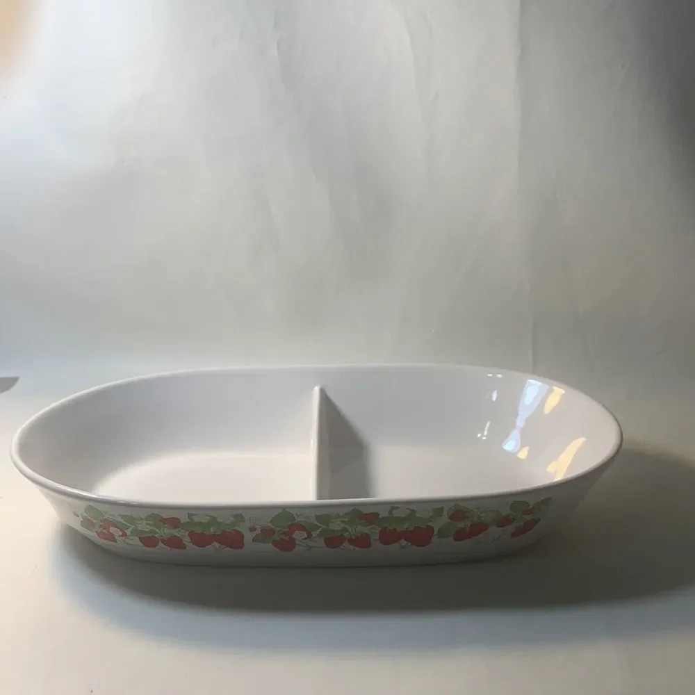 Strawberry Patch Divided Bake Serve Store Bakeware